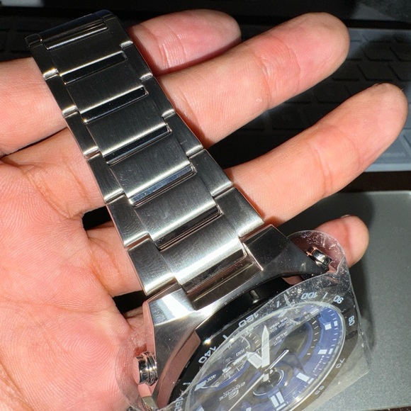 Casio edifice metal watch with blue dial Like New - Picture 4 of 7